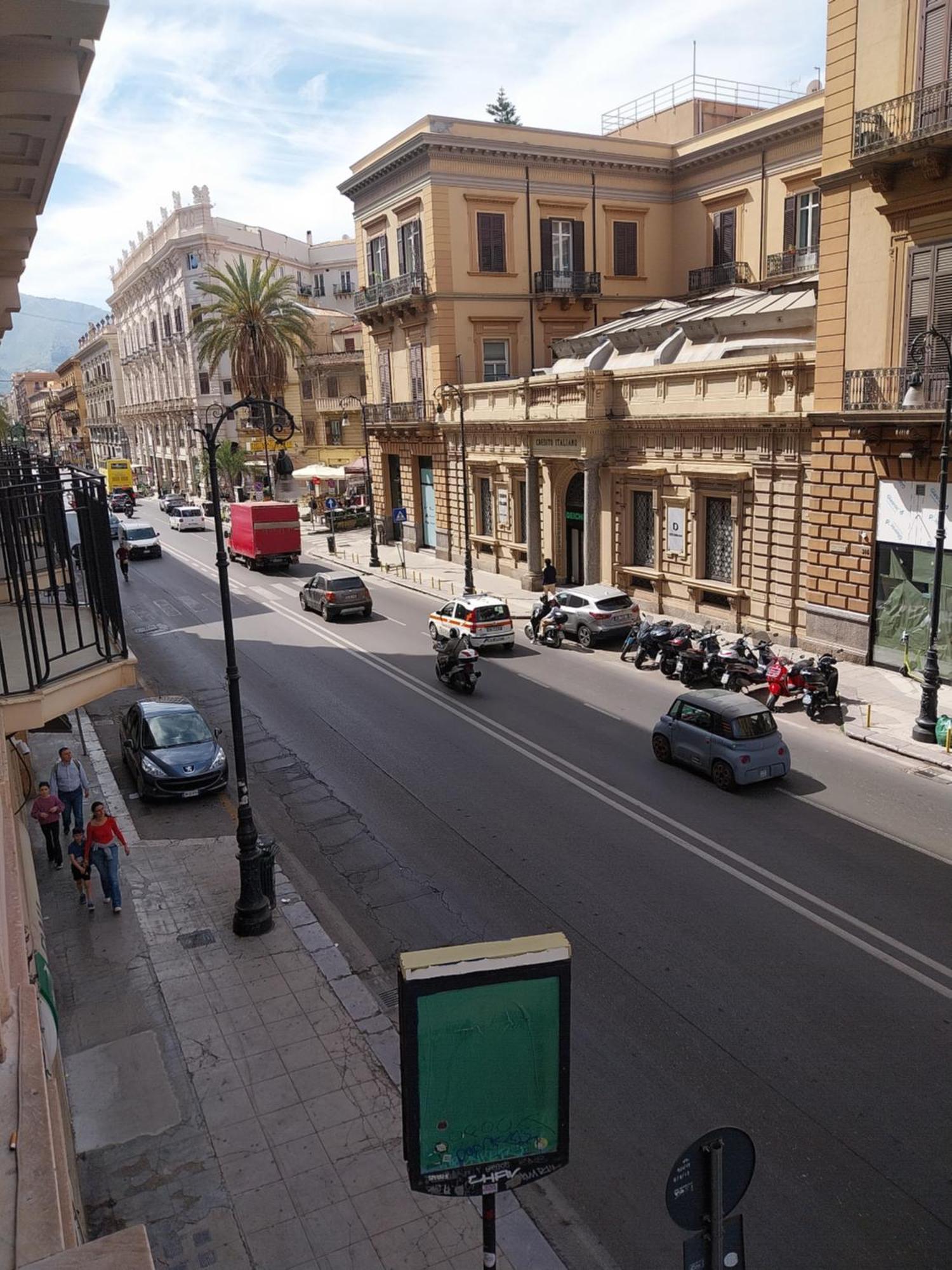 315 Via Roma Rooms Centro ปาแลร์โม ภายนอก รูปภาพ