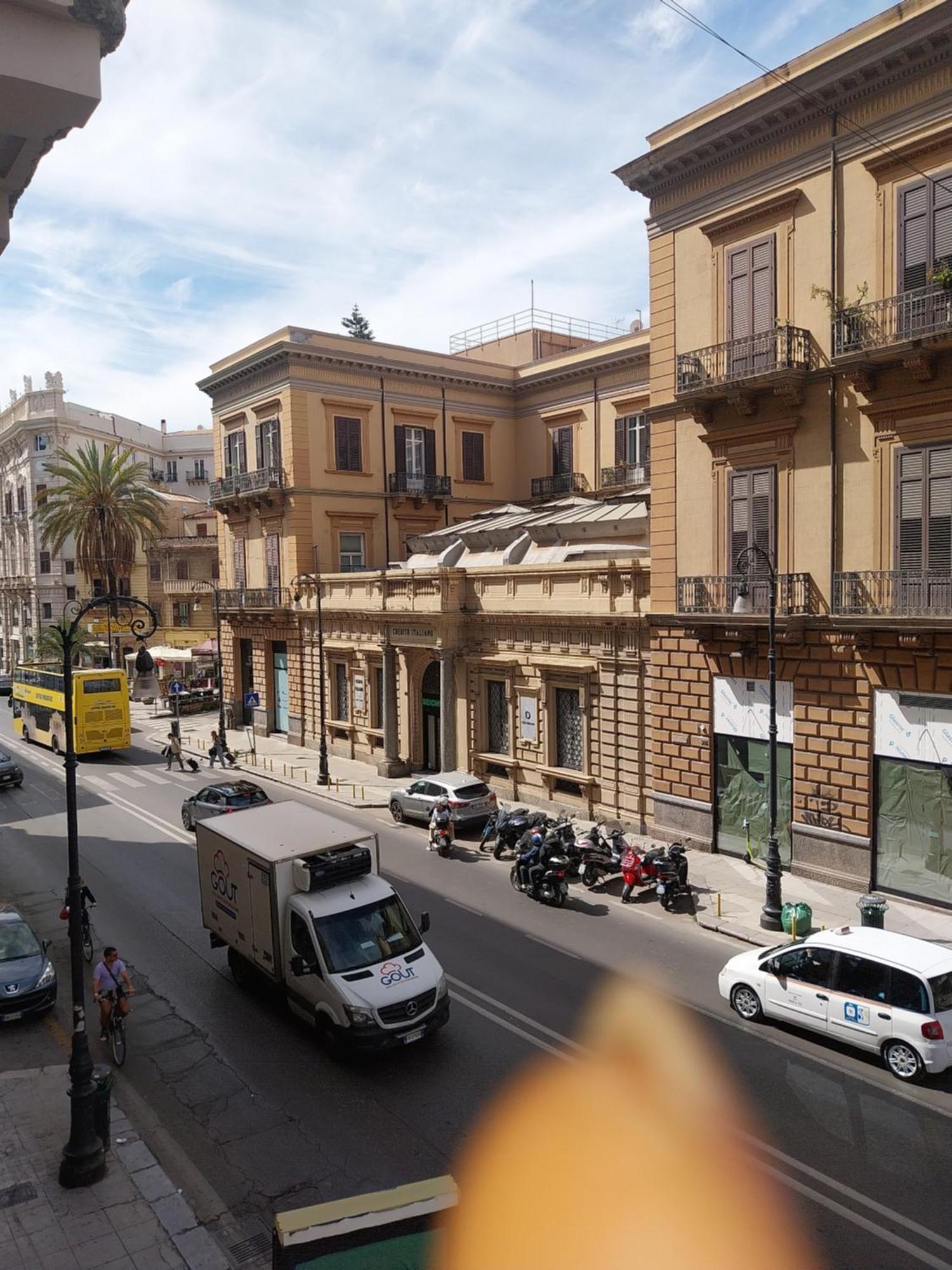 315 Via Roma Rooms Centro ปาแลร์โม ภายนอก รูปภาพ