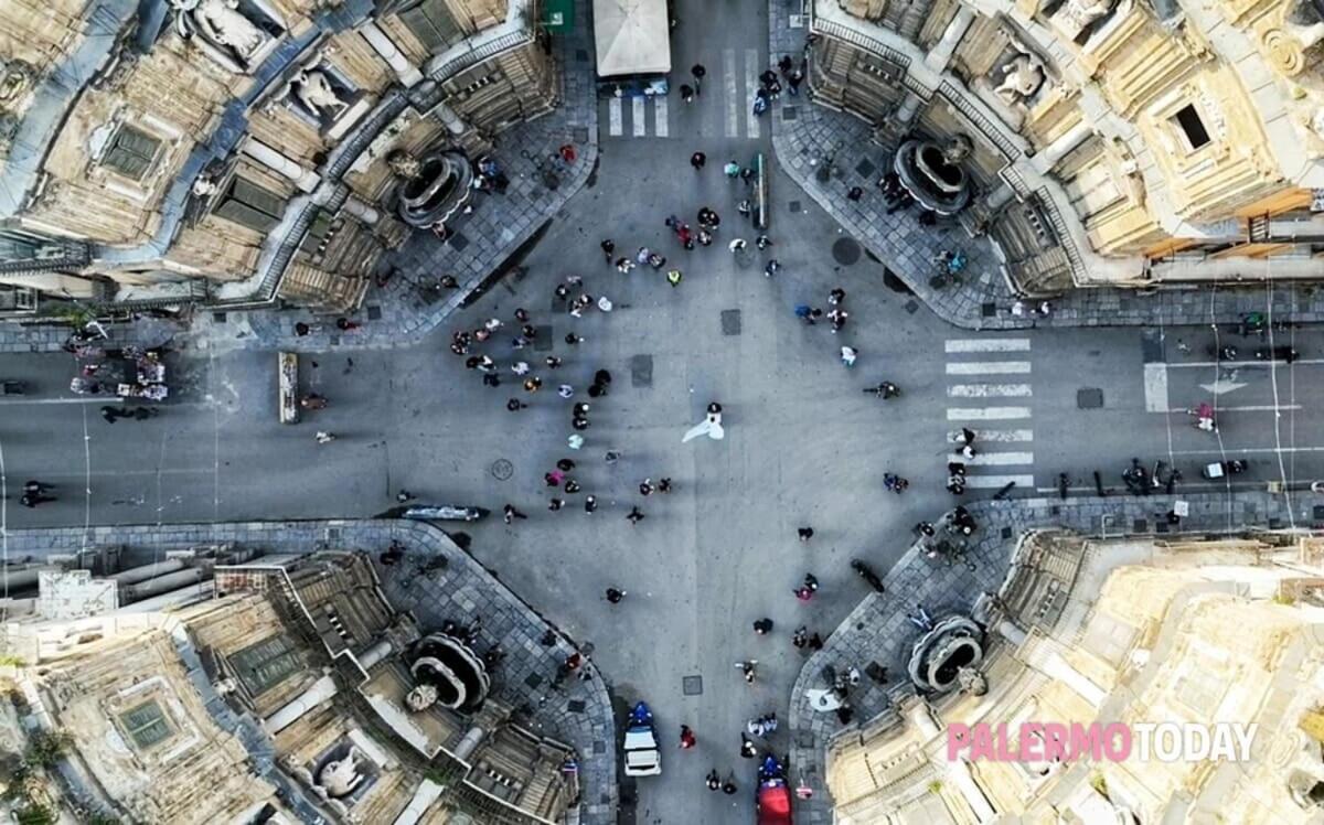 315 Via Roma Rooms Centro ปาแลร์โม ภายนอก รูปภาพ