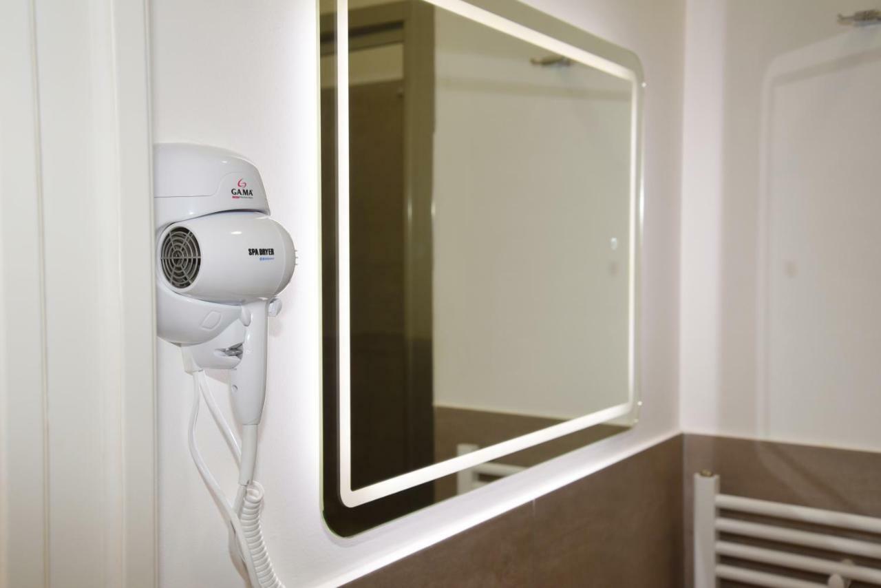 315 Via Roma Rooms Centro ปาแลร์โม ภายนอก รูปภาพ
